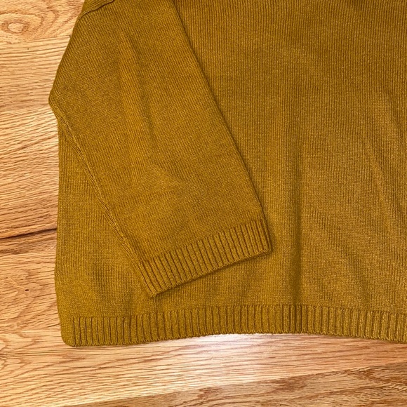 NWOT Madewell Double-V Pullover Sweater in Gold - Picture 4 of 7